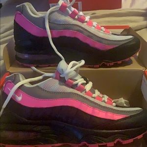 Girls athletic shoes only worn once